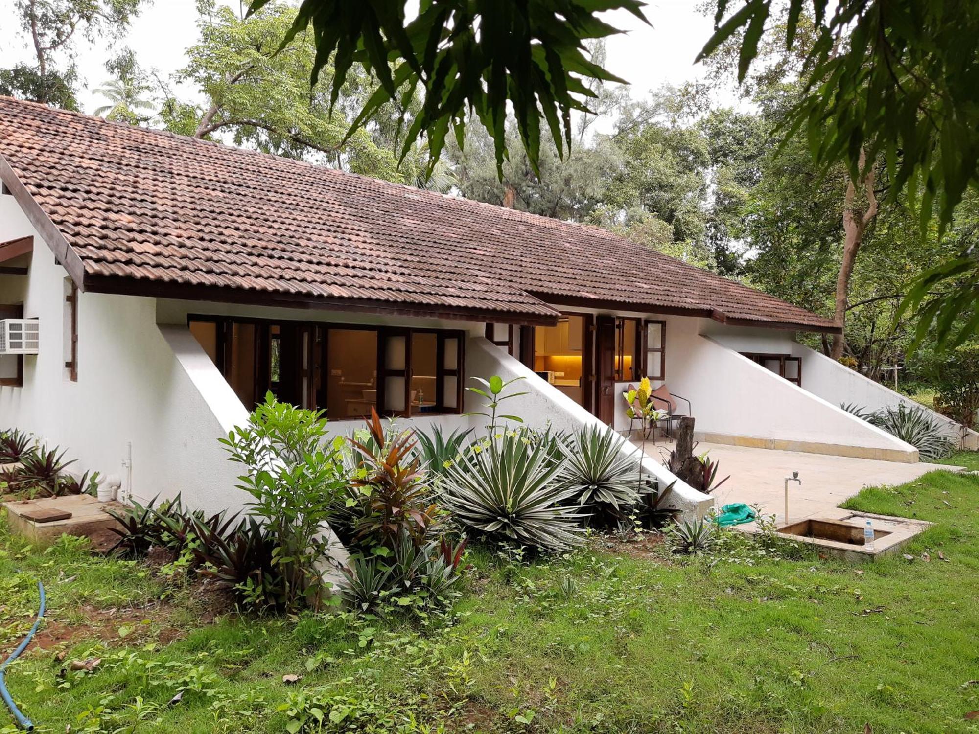 Banyan House - Luxurious 4 Bedroom Villa On One Acre, Near The Beach ナガオン エクステリア 写真