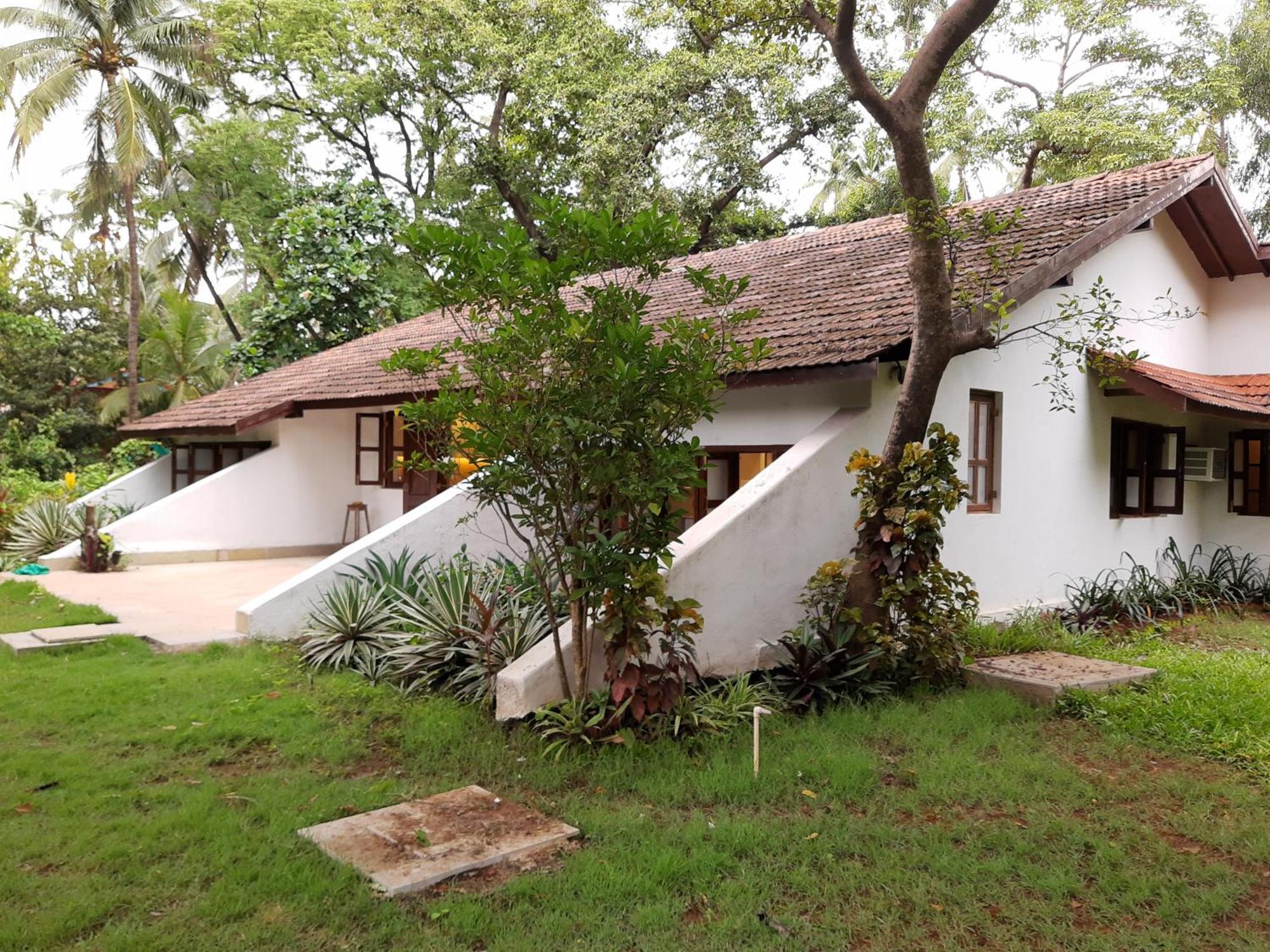 Banyan House - Luxurious 4 Bedroom Villa On One Acre, Near The Beach ナガオン エクステリア 写真