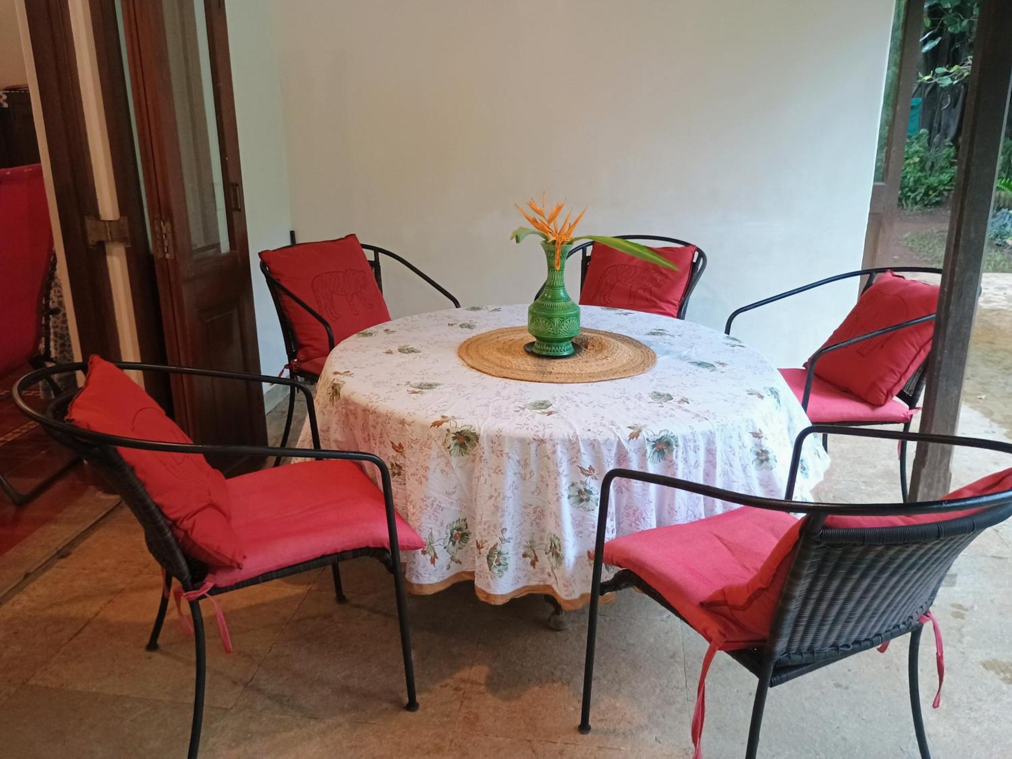Banyan House - Luxurious 4 Bedroom Villa On One Acre, Near The Beach ナガオン エクステリア 写真