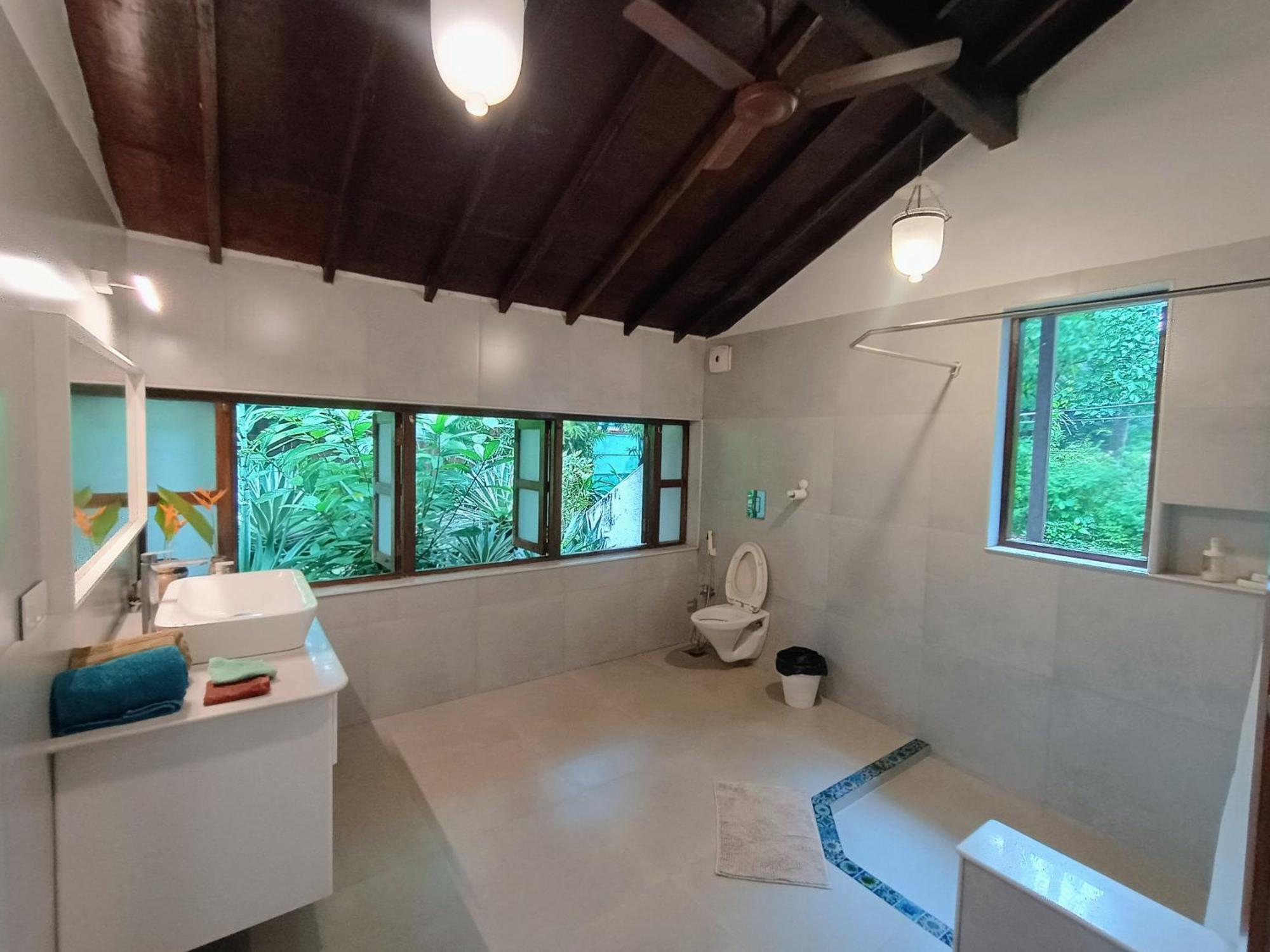 Banyan House - Luxurious 4 Bedroom Villa On One Acre, Near The Beach ナガオン エクステリア 写真