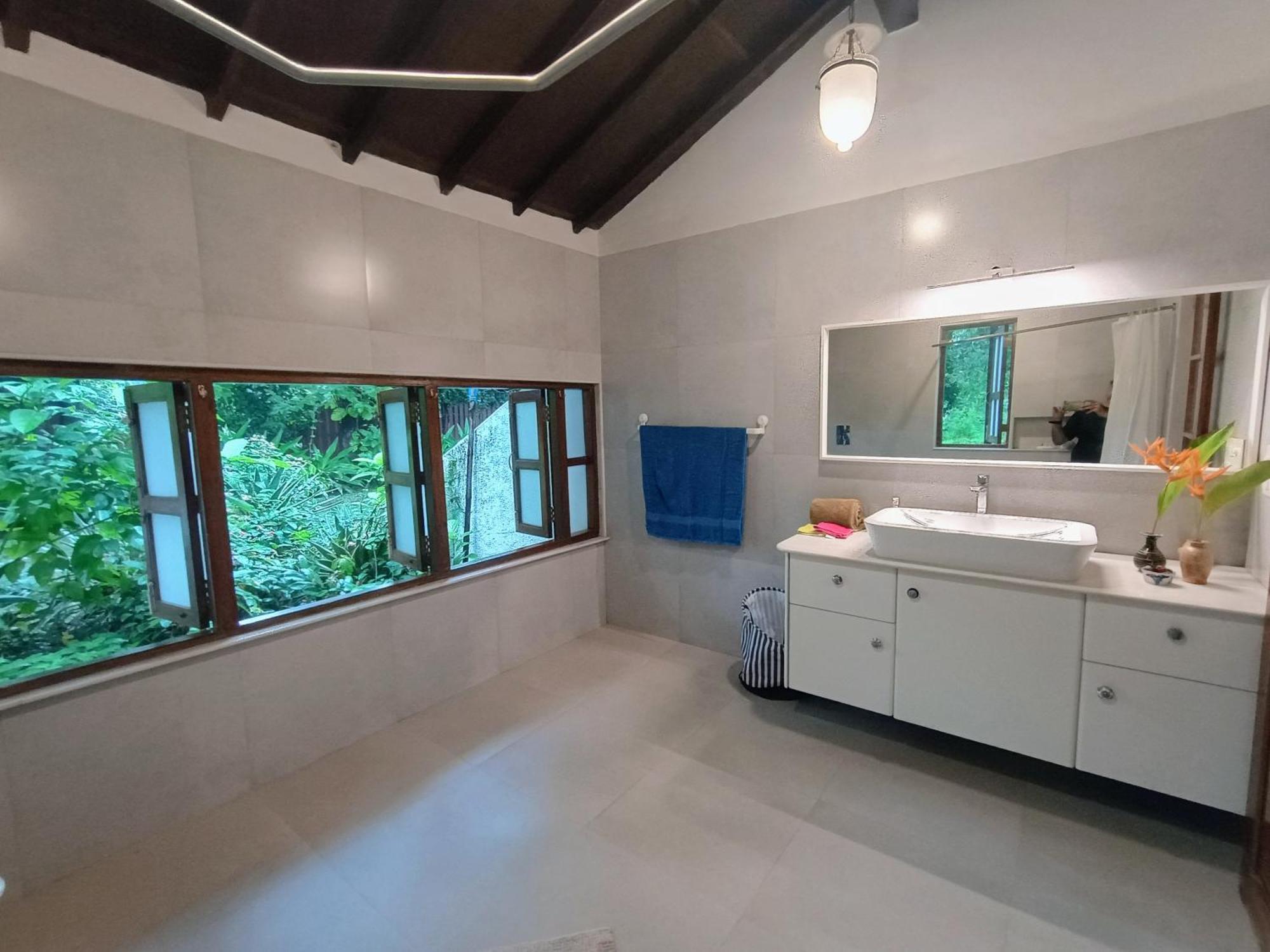 Banyan House - Luxurious 4 Bedroom Villa On One Acre, Near The Beach ナガオン エクステリア 写真