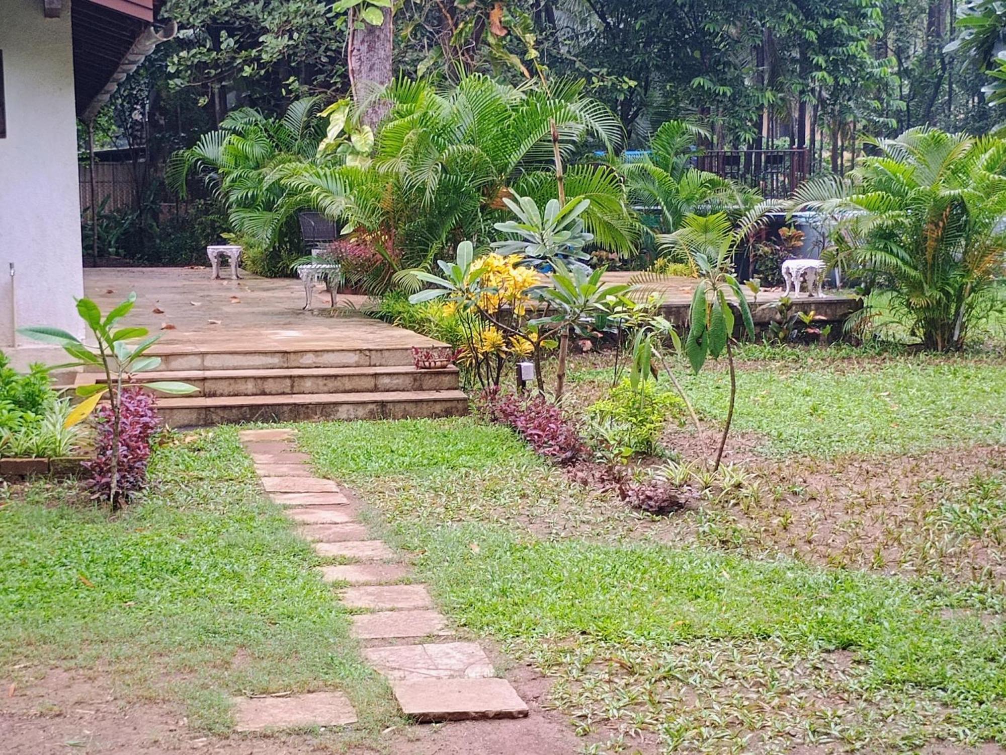 Banyan House - Luxurious 4 Bedroom Villa On One Acre, Near The Beach ナガオン エクステリア 写真
