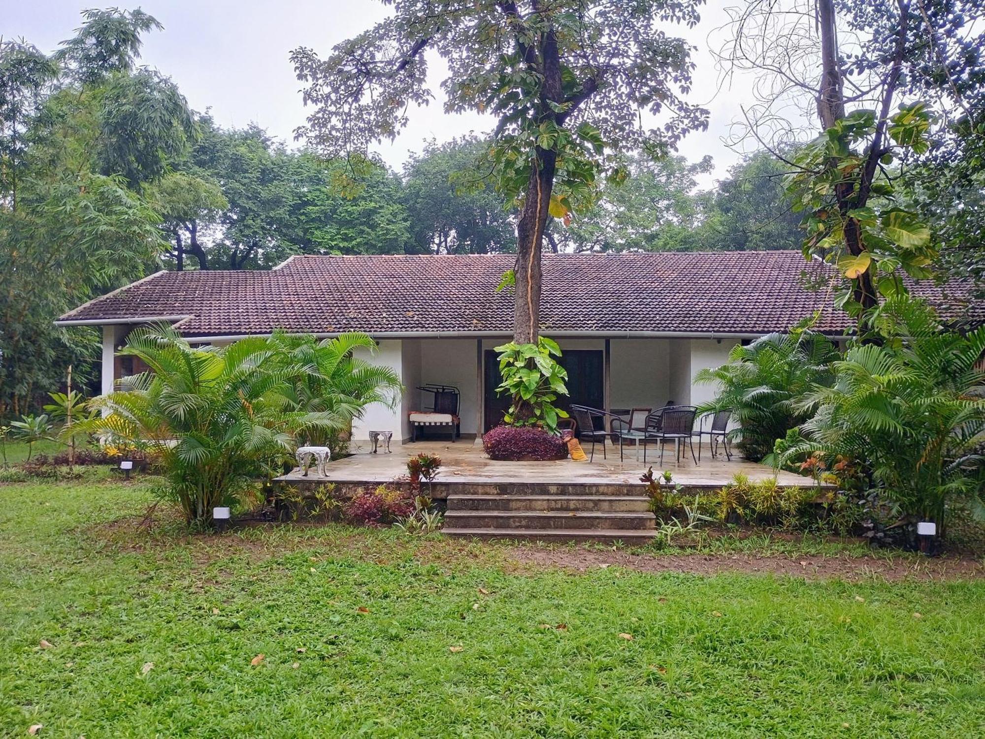 Banyan House - Luxurious 4 Bedroom Villa On One Acre, Near The Beach ナガオン エクステリア 写真